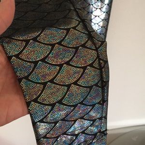 Shimmering Iridescent mermaid leggings